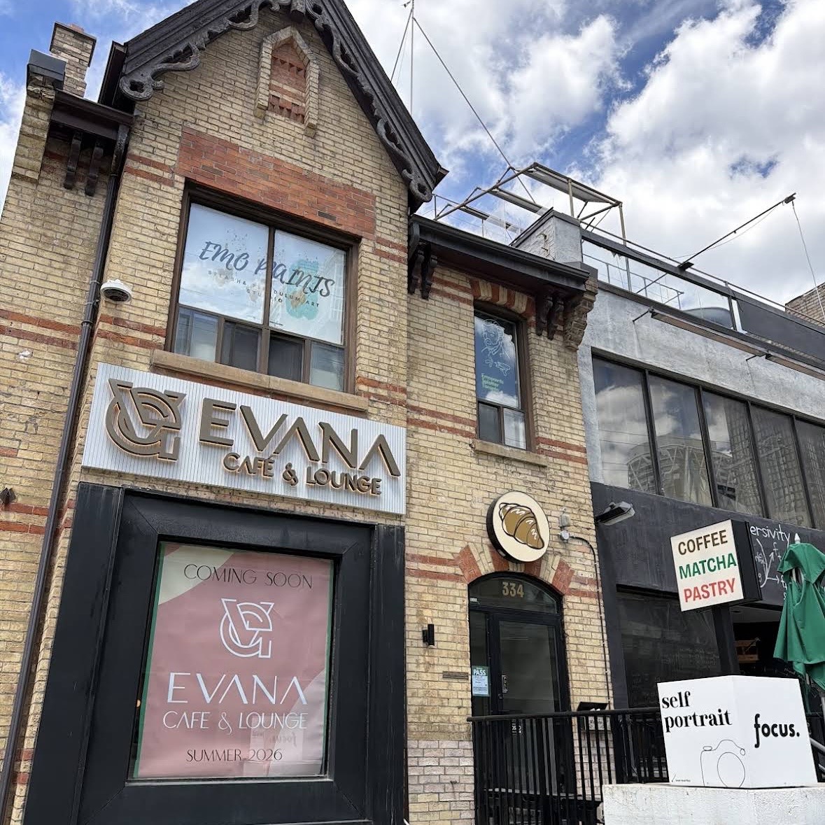 バリスタ・ホールスタッフ|Evana Patisserie & Cafe/トロントの画像
