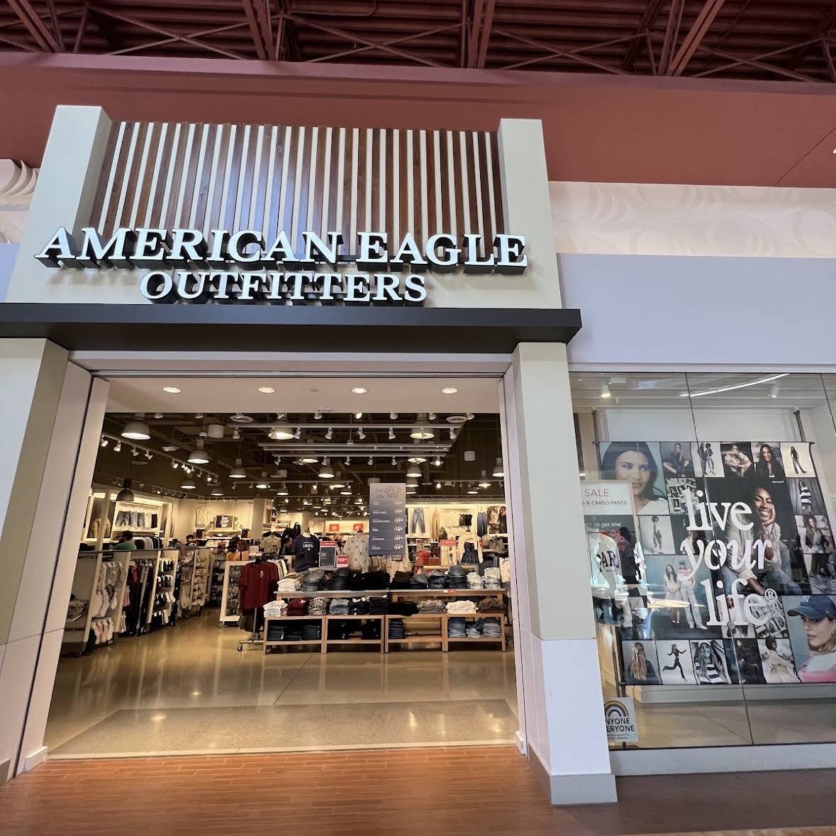 シニア・ブランドアンバサダー｜American Eagle Outfitters／ツワッセンの画像