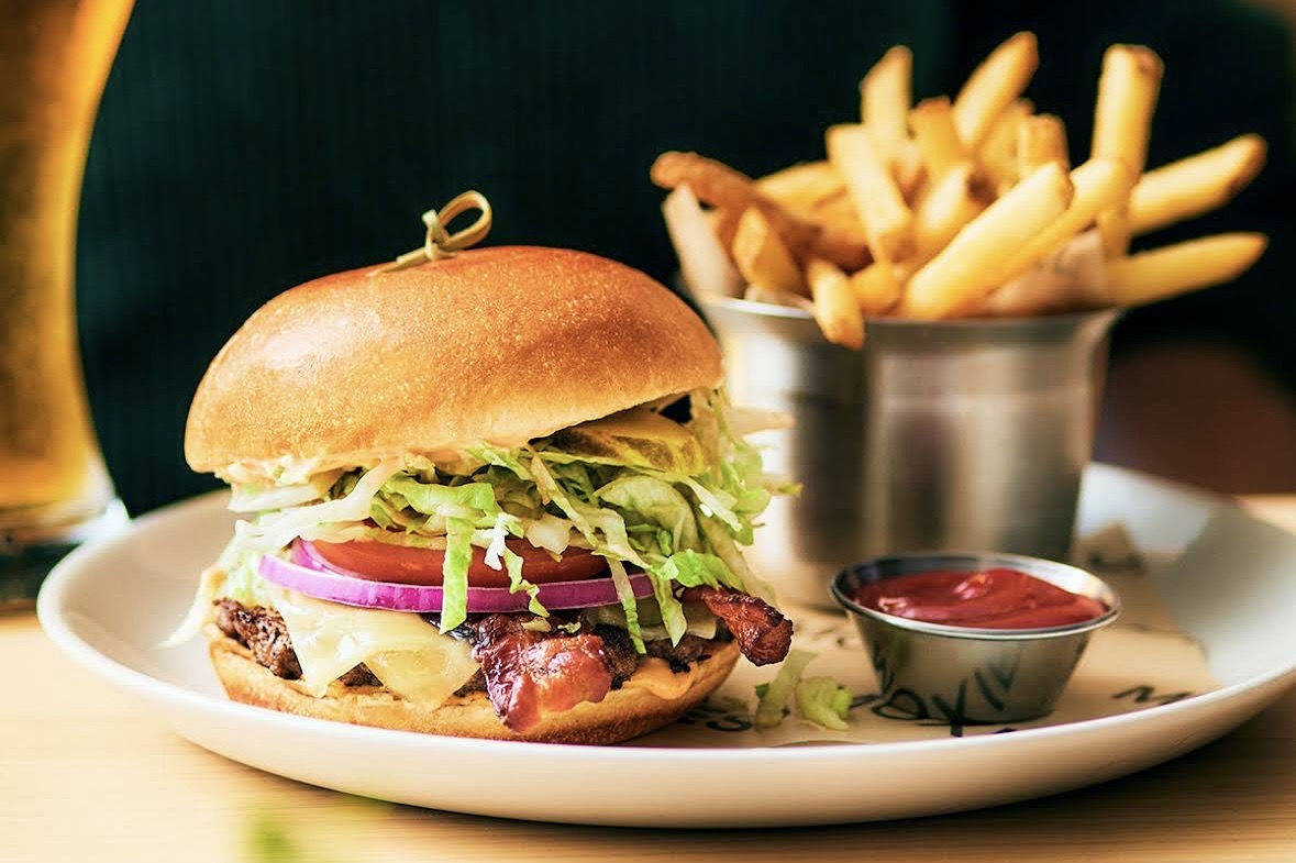 レストラン・ホストスタッフ｜Moxies／トロントの画像